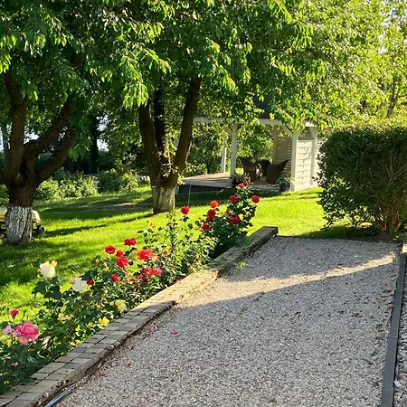 Holiday home Dom Nad Jeziorem Lutry